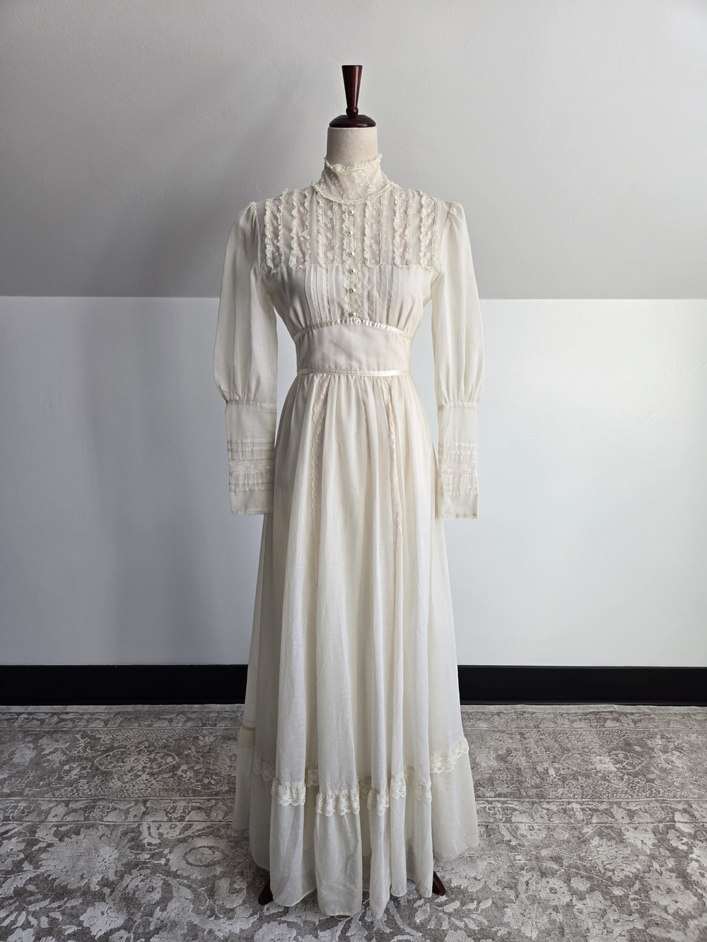Gold Label Gunne Sax by Jessica San Freansisco Vintage 70s Lace Ethereal Dress